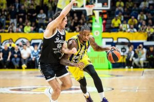 Fenerbahçe Tarfin, Partizan'ı yenip blok rekoru kırdı