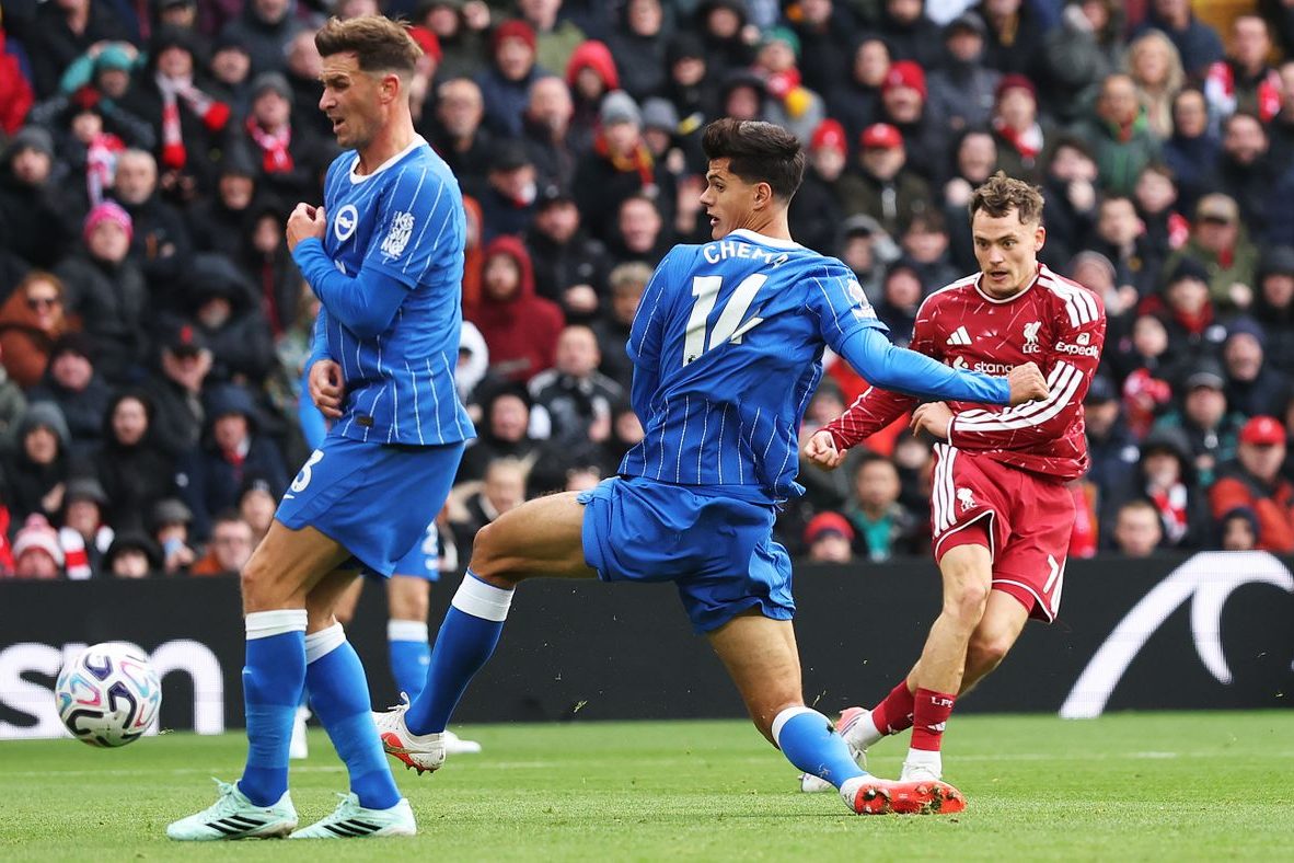 Ferdi Kadıoğlu, Liverpool maçında sakatlanarak oyundan çıktı