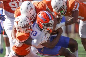 Florida, 17-3 geriden gelerek 7 numaralı Teksas'ı 27-24 yendi