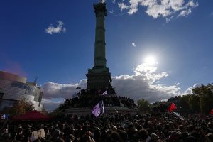 Fransa, öğrenci protestoları sonrası binlerce öğretmen gönderecek