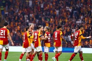 Galatasaray-Barcelona maçında Osimhen ve Lemina 11'e hazırlanıyor