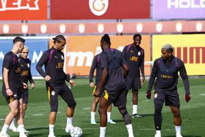 Galatasaray, Lille deplasmanı öncesi hazırlıklarını tamamladı