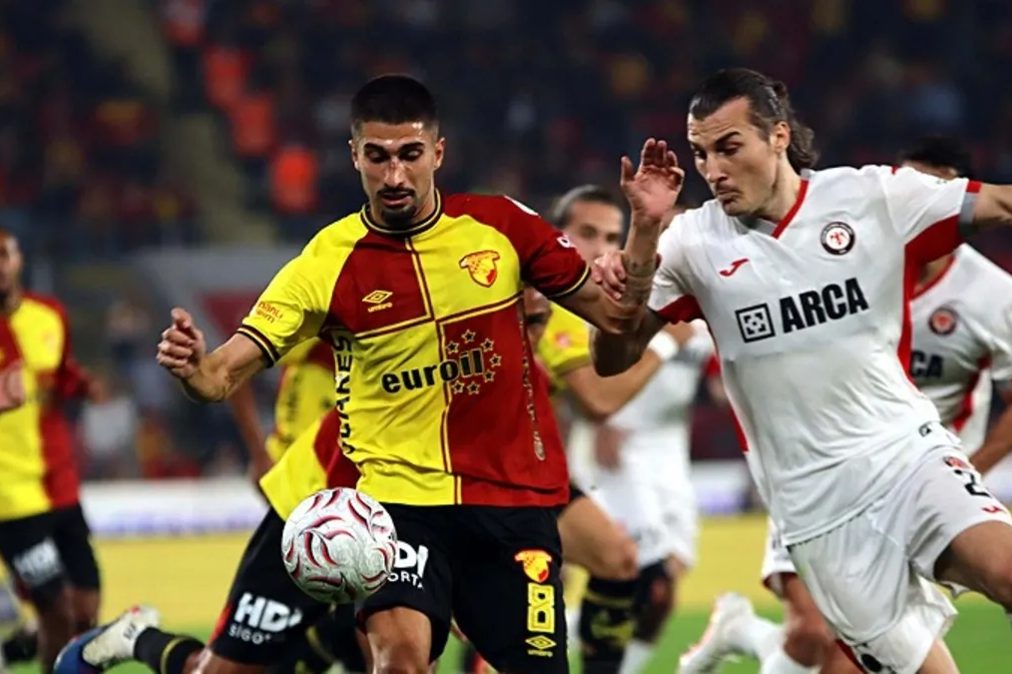 Göztepe, Çorum FK'yi 2-0 yenip serisini üç maça çıkardı