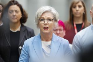 Avustralyalı milletvekili Helen Haines araç çarpmasıyla ağır yaralandı