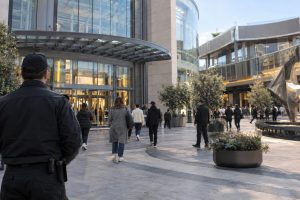 İstinyePark'ta protesto sonrası AVM tedbir amaçlı boşaltıldı