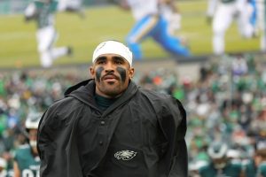Eagles oyun kurucusu Jalen Hurts Panthers maçını kaçıracak