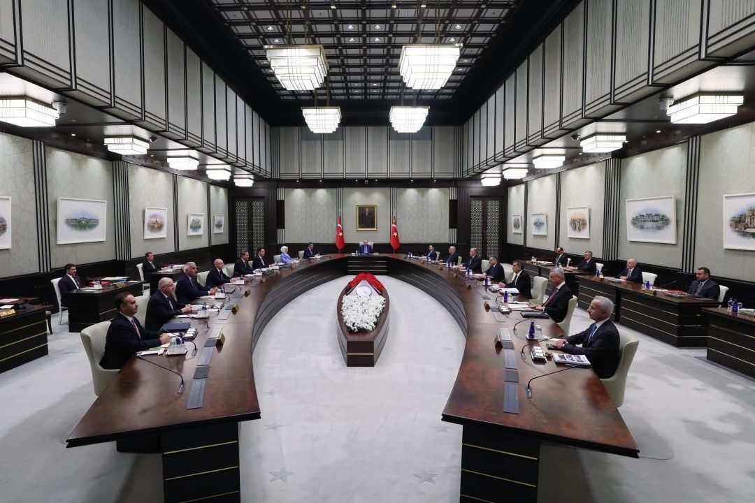 Kabine, fon tasfiyesi ve bölgesel gelişmeler için toplanıyor