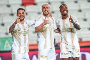 Kayserispor, Antalyaspor deplasmanında 4-0 kazandı