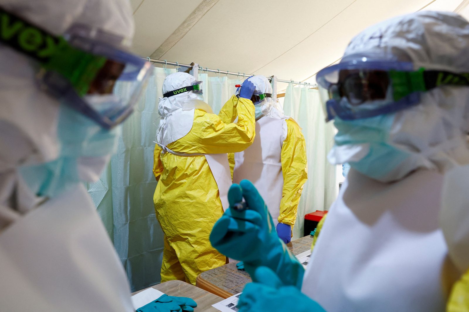 Kenya'da İlk Ebola Vakası Sonrası 28 Temaslı İzlemde