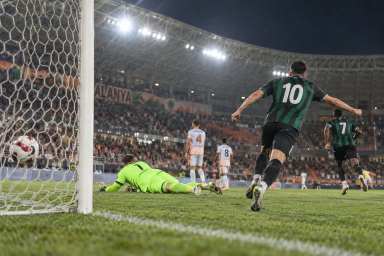 Kocaelispor, Alanyaspor deplasmanında 2-1 kazandı