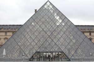 Louvre ve Paris'teki iki müze protestolar nedeniyle kapanacak