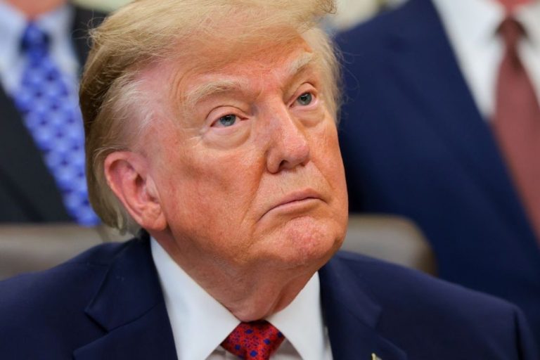 Mahkeme, Trump’ın Rogoff’u görevden alma girişimini durdurdu