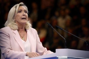 Marine Le Pen Fransa seçim kampanyasını güvenlik vaadiyle başlattı