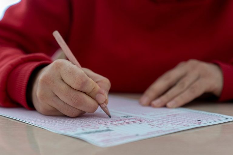 MEB, OYSS adıyla yayımlanan resmî olmayan sorular konusunda uyardı