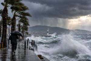 Meteoroloji altı il için sağanak ve fırtına uyarısı yayımladı
