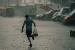 Meteoroloji, batı ve güneyde kuvvetli sağanak uyarısı yaptı