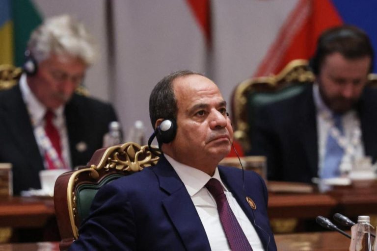 Mısır Parlamentosu, Suudi Arabistan’a askerî destek oylamasını erteledi