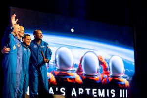 NASA, Artemis III ile 2027'de Ay iniş araçlarını test edecek
