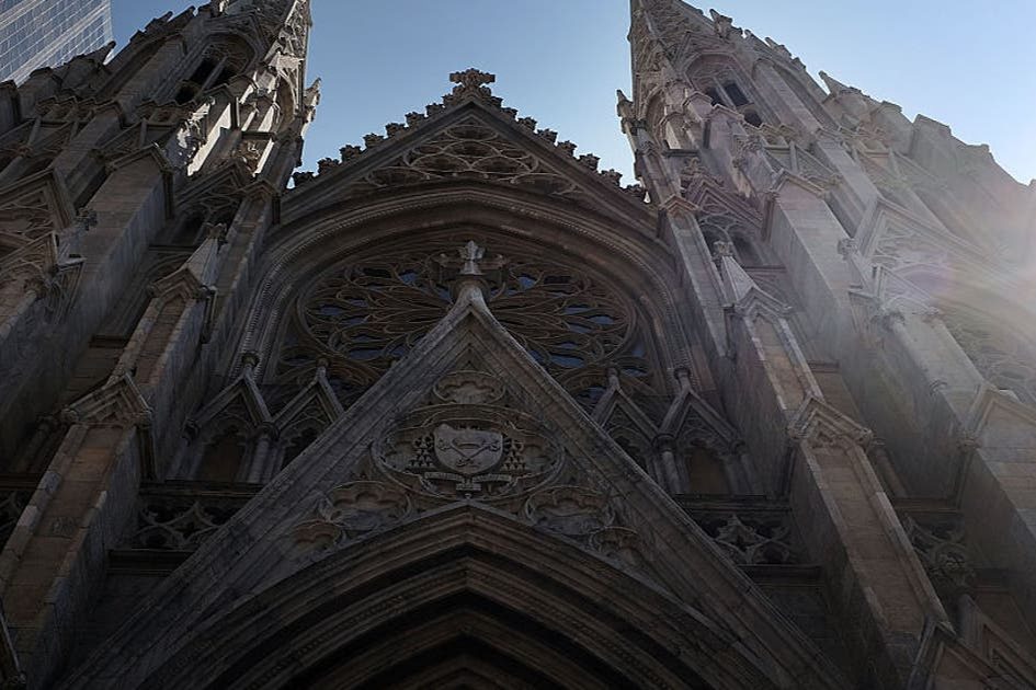 New York Başpiskoposluğu 800 milyon dolarlık uzlaşmaya vardı
