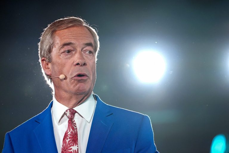 Nigel Farage’a yönelik terör hazırlığı suçlaması açıldı