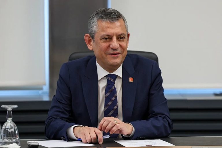 Özgür Özel, Cemil Tugay adaylığı tartışmasında yanıt verdi