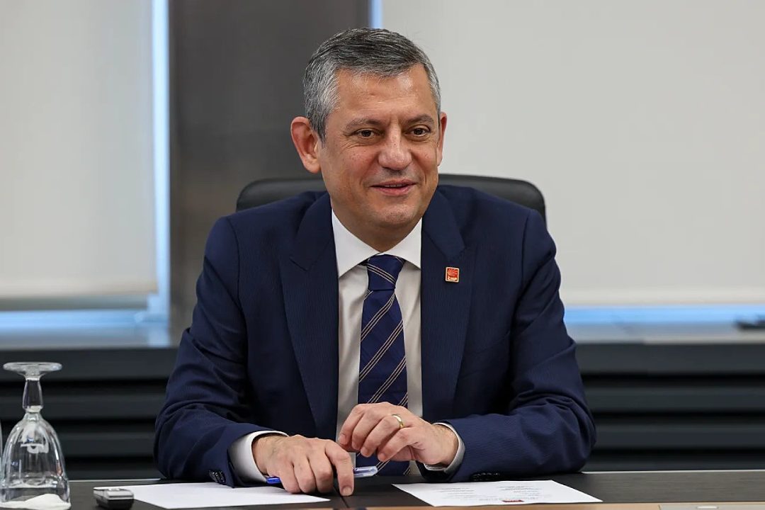 Özgür Özel, Cemil Tugay adaylığı tartışmasında yanıt verdi
