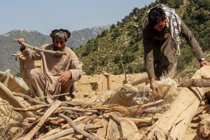 Pakistan'ın Afganistan'a düzenlediği hava saldırılarında en az 10 sivil öldü