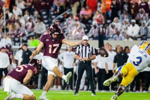 Pittsburgh, Virginia Tech’i tartışmalı saha golüyle 35-33 yendi