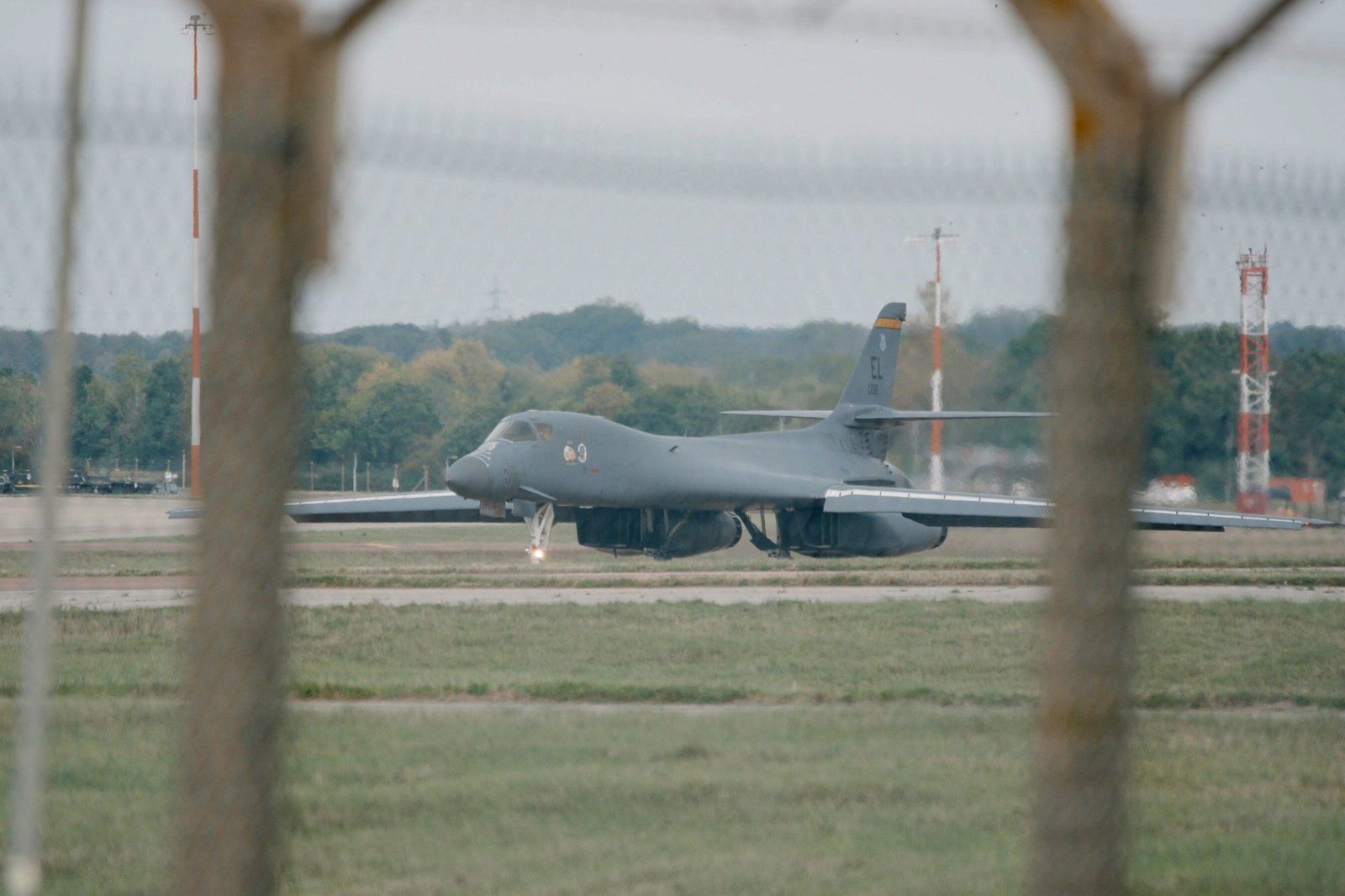 ABD, uçakları çekerken RAF Fairford güvenli açıklandı