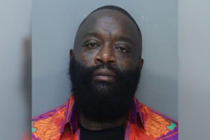 Rick Ross Miami Beach'te aile içi şiddet suçlamasıyla gözaltında