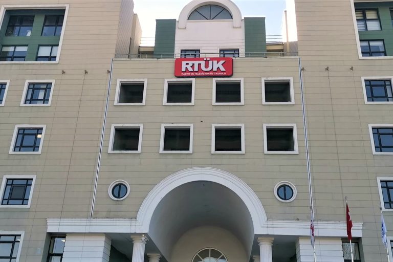 RTÜK, Sözcü TV ve Koza TV’ye yüzde 3 para cezası verdi
