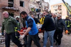 Rusya'nın füze ve İHA saldırılarında Ukrayna'da 24 kişi öldü