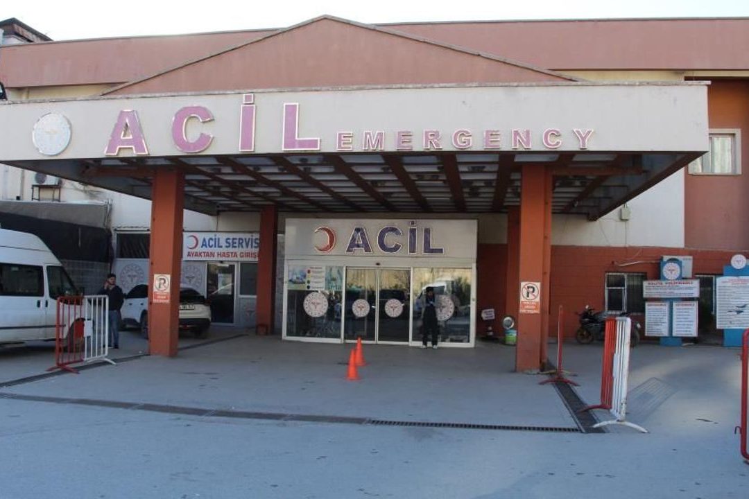 Şanlıurfa'da yaprak sarması yiyen 12 öğrenci hastaneye kaldırıldı