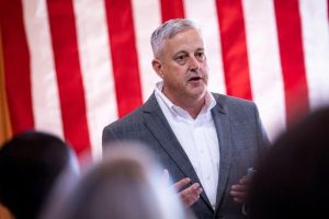Senato Cumhuriyetçileri, Kuzey Carolina'dan Kansas'a reklam kaydırdı