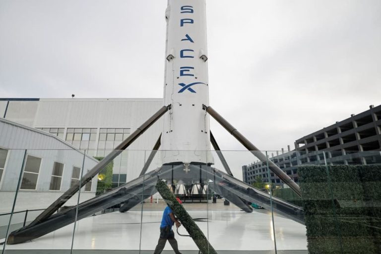 SpaceX, ABD mobil pazarı için 800 MHz spektrum anlaşması yaptı
