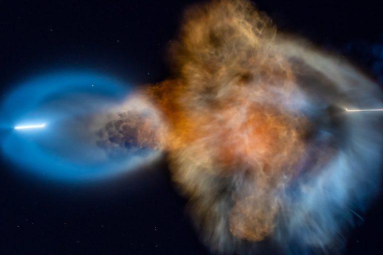 SpaceX CRS-35 fırlatması gökyüzünde denizanası bulutu oluşturdu