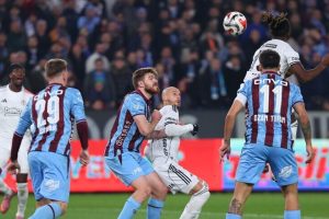 Trabzonspor ile Beşiktaş, Papara Park'ta zirve için karşılaşacak