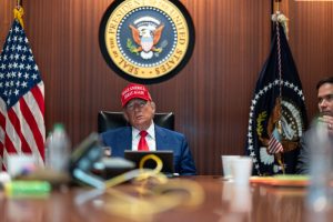 Trump, İran açıklamasında Hürmüz'ün ABD kontrolünde olduğunu savundu