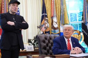 Trump, Musk'tan Ukrayna'daki Starshield uydu hizmetinin hız sınırını kaldırmasını istedi