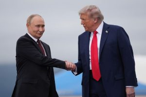 Trump, Rusya’dan ABD ve dünya piyasasına dizel sevkiyatı açıkladı