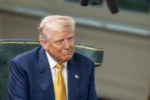 Yeni anketler Trump'ın onayındaki düşüşü ve Demokrat farkını doğruladı