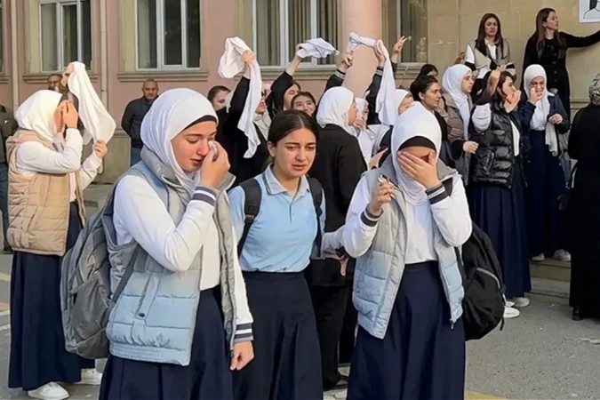 Yeni Azerbaycan Partisi başörtüsü eleştirilerine yanıt verdi
